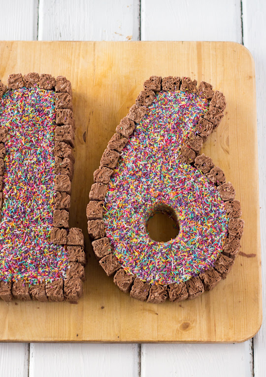 Choose birthday cakes to order from our delicious selection. Raspberri Cupcakes Sweet 16 Cake