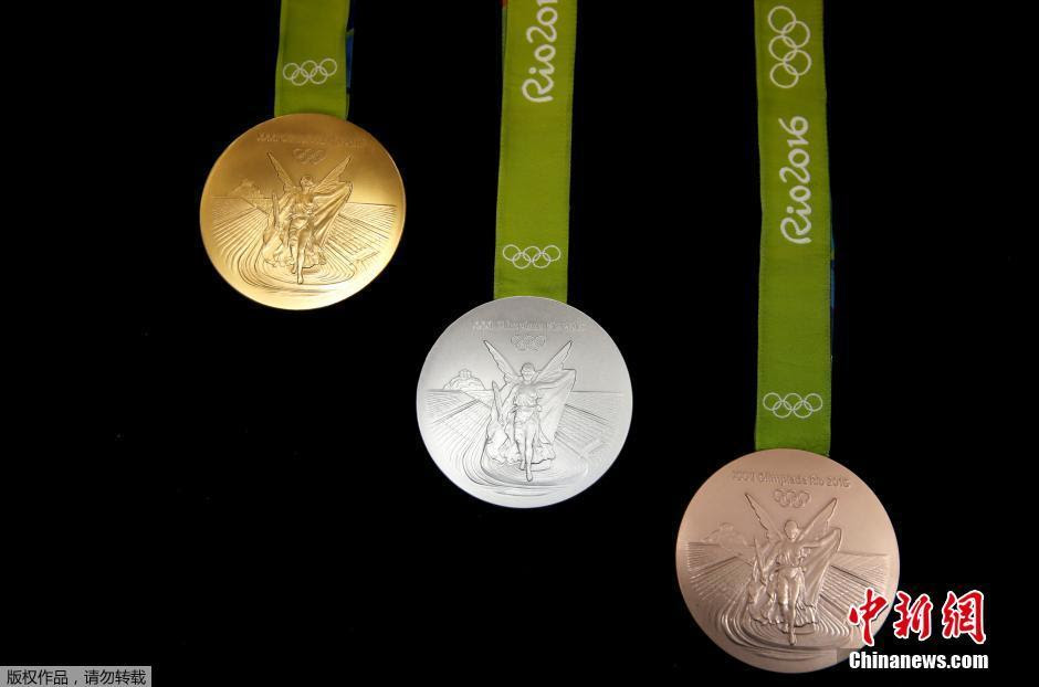 適切な 16 オリンピック メダル ガルカヨメ