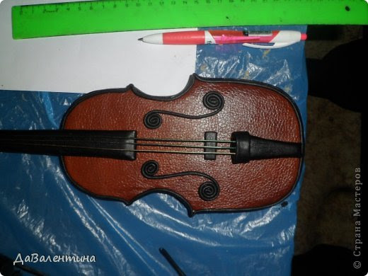 Mestre Collage Class:. Pintura da pele "Violino e rosas."  Master-class, ou fases de criação.  Parte 1.  Estréia de couro.  Foto 34