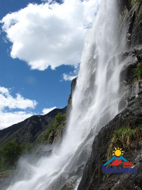 Le cascate dell´acquafraggia si trovano a borgonuovo di piuro, piccolo comune della val bregaglia. Valchiavenna Cascate Acquafraggia