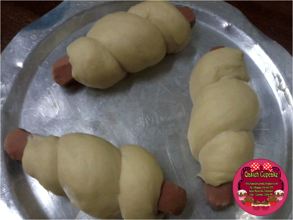 Qasieh Cupcake ♥: Roti Sausage