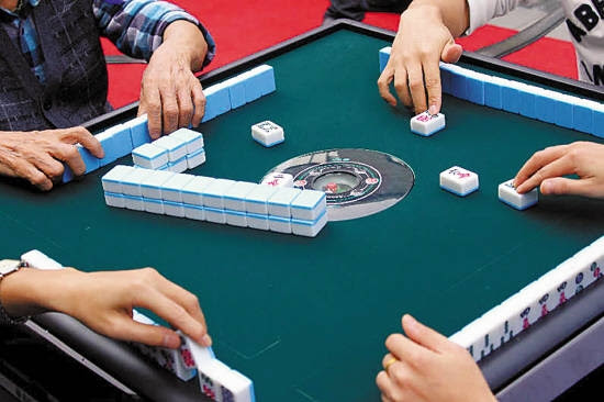 Con la opción multijugador comparte con tus amigos los juegos de los juegos de mesa son un claro ejemplo de ello: Los Aficionados Chinos Del Mahjong Retan A Los Programadores De Alphago