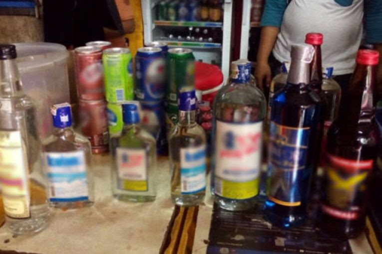  Minuman  Keras  Gambar Vodka Dan Rokok