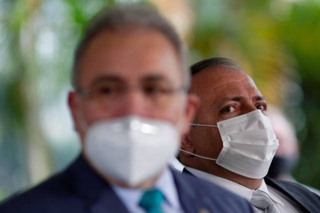 Ministério da Saúde enfrenta vácuo de poder em plena escalada da pandemia
