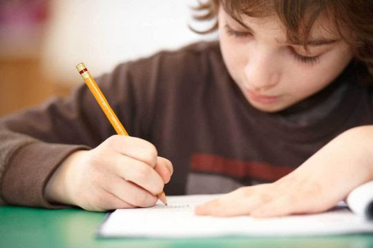 Cara Mengajari Anak Memegang Pensil Yang Benar - Cara Mengajarku