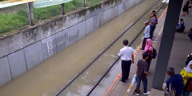 Jadwal Kereta Krl Serpong Tanah Abang 2018 - Kerja Kosong D