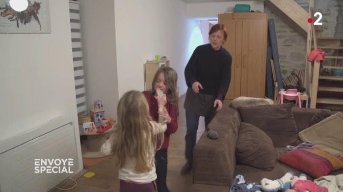 VIDEO. Burn-out parental : "C'est hyper stressant d'entendre des gamins hurler à longueur de temps"