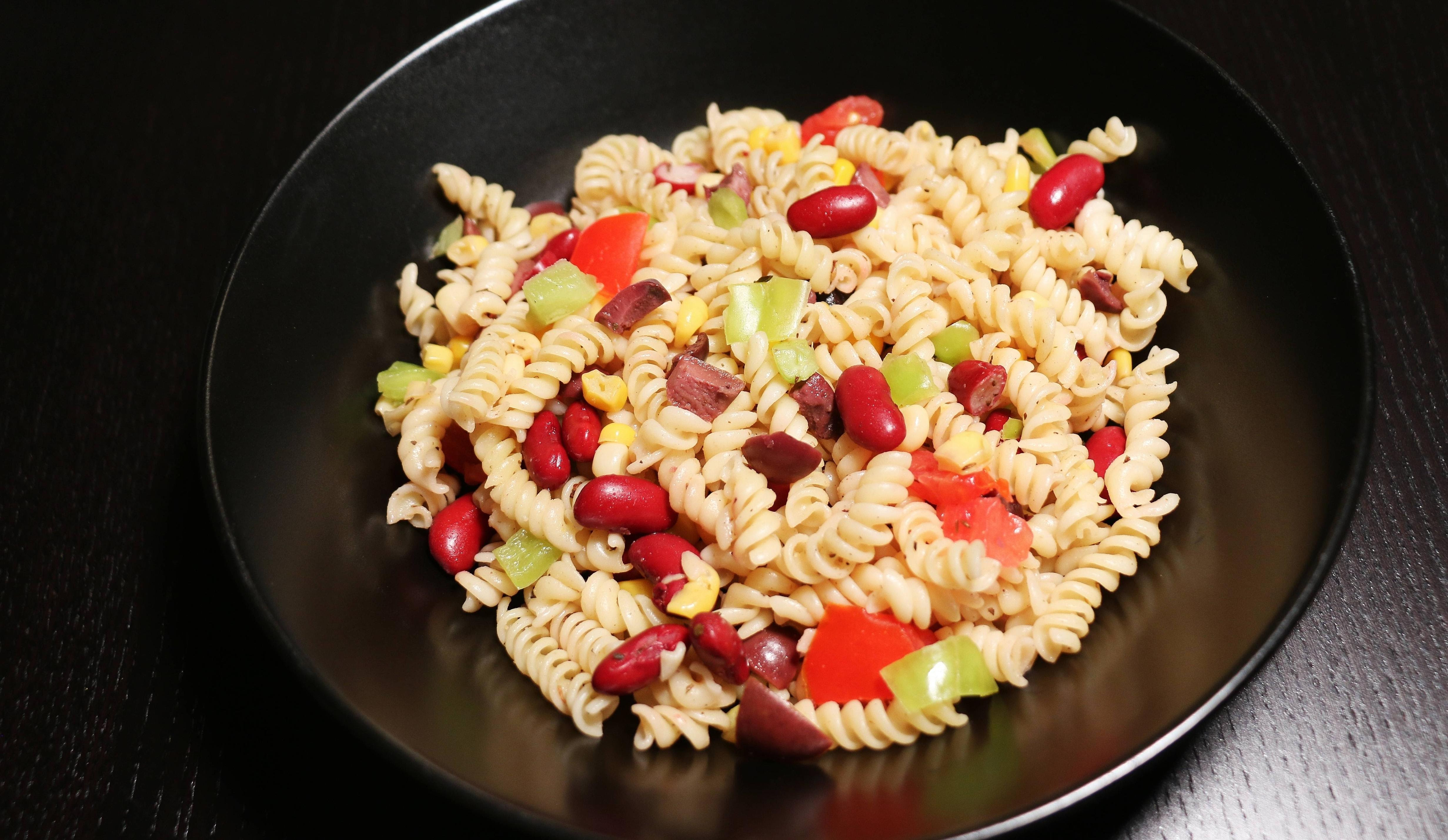 There's something particularly satisfying about seeing light, refreshing pasta salad served alongside the smokiest dishes coming off your grill. Fashion And The City Healthy Pasta Salad