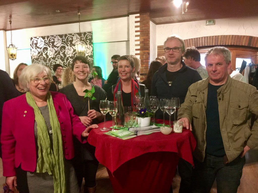Maybe you would like to learn more about one of these? Volles Haus Beim Neujahrsempfang Der Grunen Mit Cem Ozdemir Und Dr Tobias Lindner In Der Ziegelhutte In Edenkoben Die Grunen Im Trifelsland