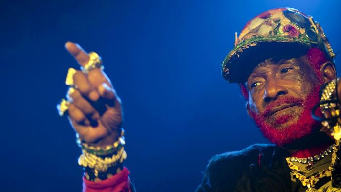 Le géant du reggae et du dub Lee "Scratch" Perry est mort en Jamaïque à l'âge de 85 ans