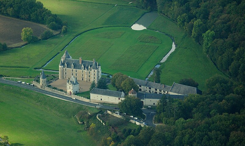 File:Montpoupon castle, aerial view.jpg