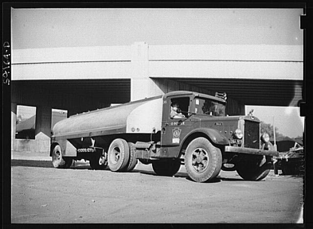 Washington, D.C. An O. Boyle tank truck on the door of which is displayed a United States Truck Conservation Corps pledge