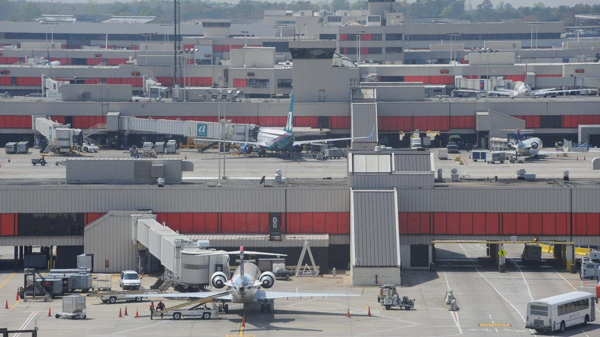Su etsy trovi 19 atlanta airport map in vendita, e costano in media € 59,81. Where To Eat At Atlanta S Airport List Of More Than 100 Spots Atlanta Business Chronicle