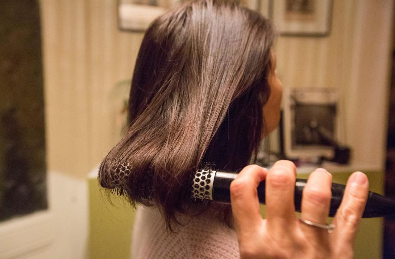 Chez la femme, elle commencera le long de la raie médiane et s'étendra lentement sur le haut du crâne. Perte De Cheveux Attention Cela Peut Masquer Un Probleme De Sante Le Parisien