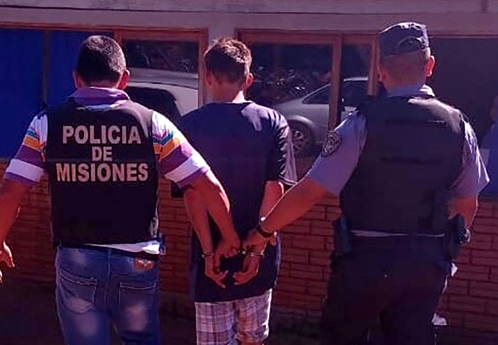 Se entregó sin oponer resistencia y se declaró autor del parricidio; Parricidio Liberan A Joven Que Mato De Varios Hachazos A Su Padre