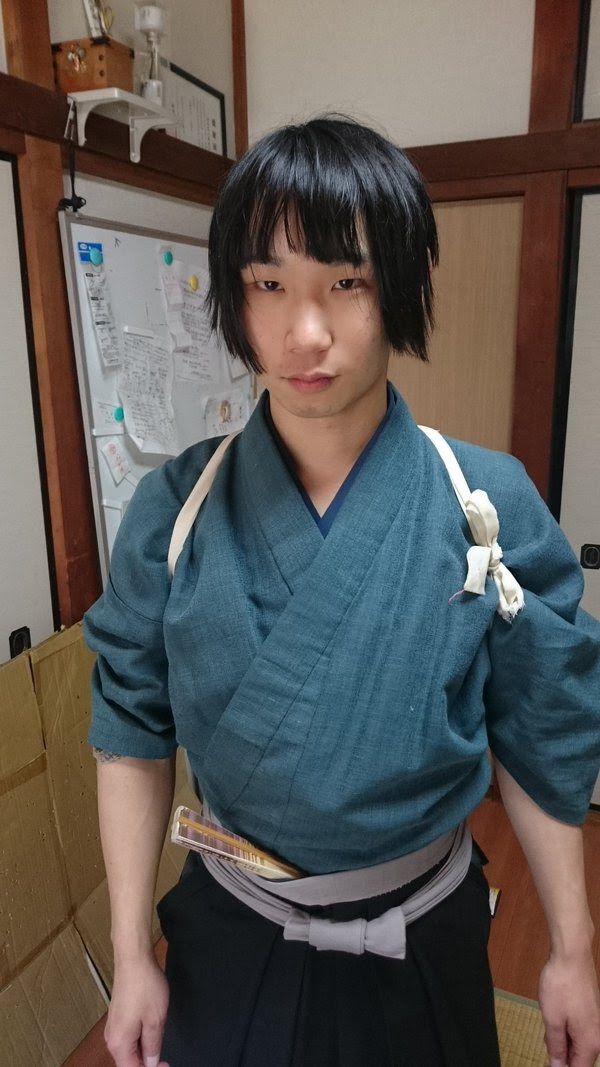 ファッショントレンド 最新着物 たすきがけ 女性