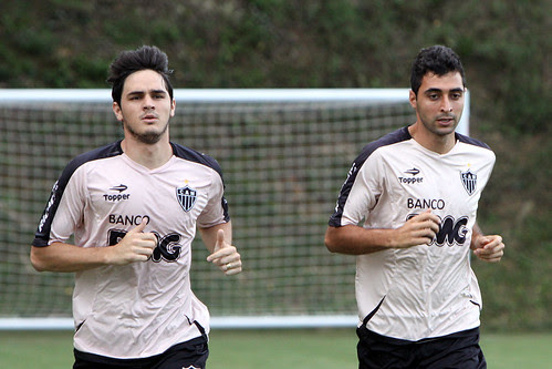 Cata só esse delegado gostoso: Lima Assina Contrato Com O Atletico Clube Atletico Mineiro