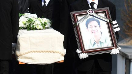 Corée du Sud : après le décès de l'acteur de 'Parasite' Lee Sun-kyun, le rôle des médias et la police mis en cause