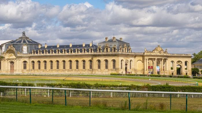 Les grandes écuries du domaine de Chantilly ont 300 ans : une exposition célèbre le "Versailles du cheval"