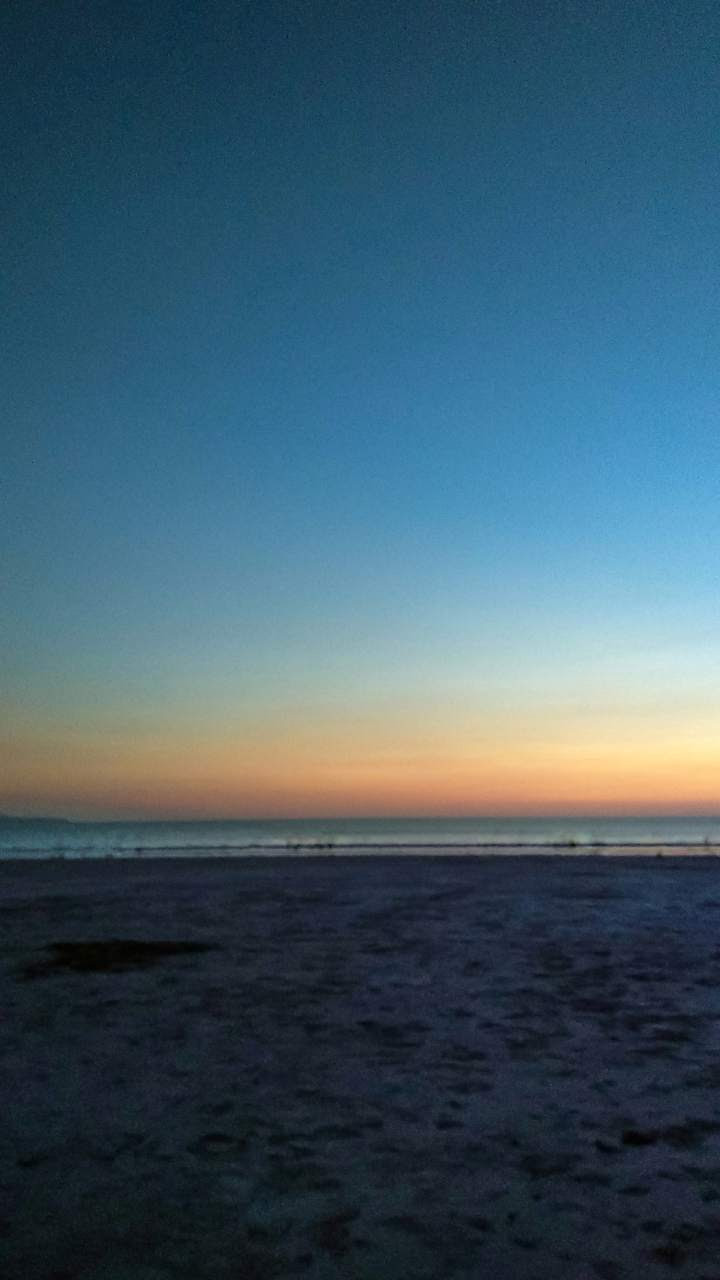 Foto Di Pantai Sore Hari