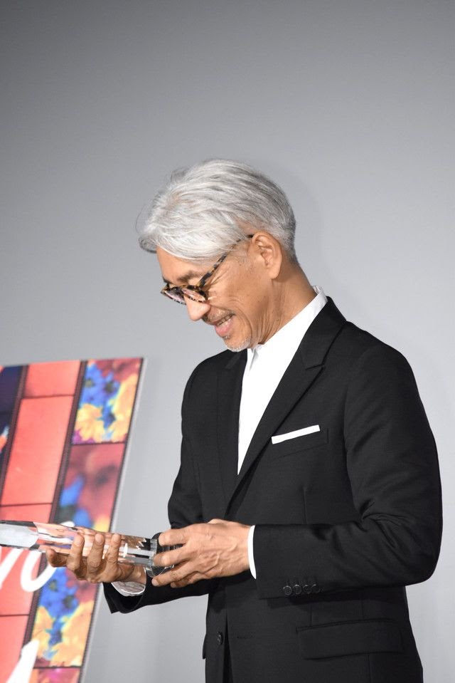 ツーブロック 坂本 龍一 髪型 の最高のコレクション ヘアスタイルギャラリー