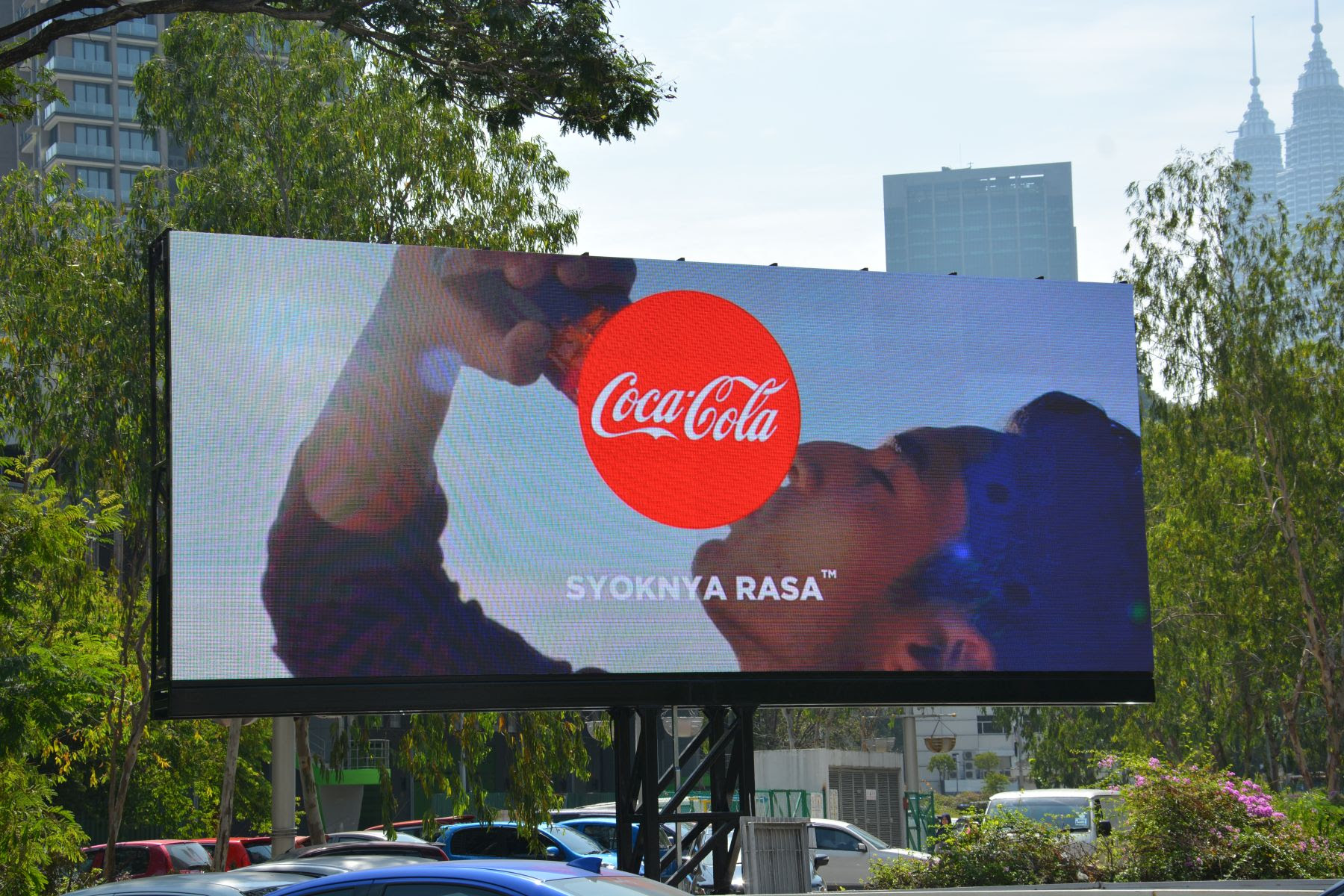 iklan billboard di malaysia