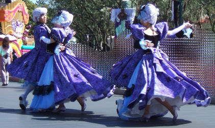 新鮮なディズニー パレード 衣装 ディズニー帝国