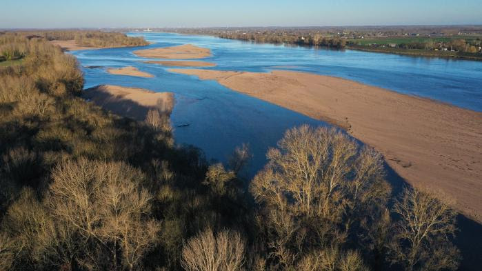 VIDEO. "Si on arrive en début d'été avec des sols très secs, on sait que ça peut générer des températures encore plus fortes", estime le climatologue Robert Vautard