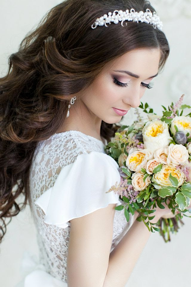 Long Hair Bridal Hairstyles With Tiara Acconciature
