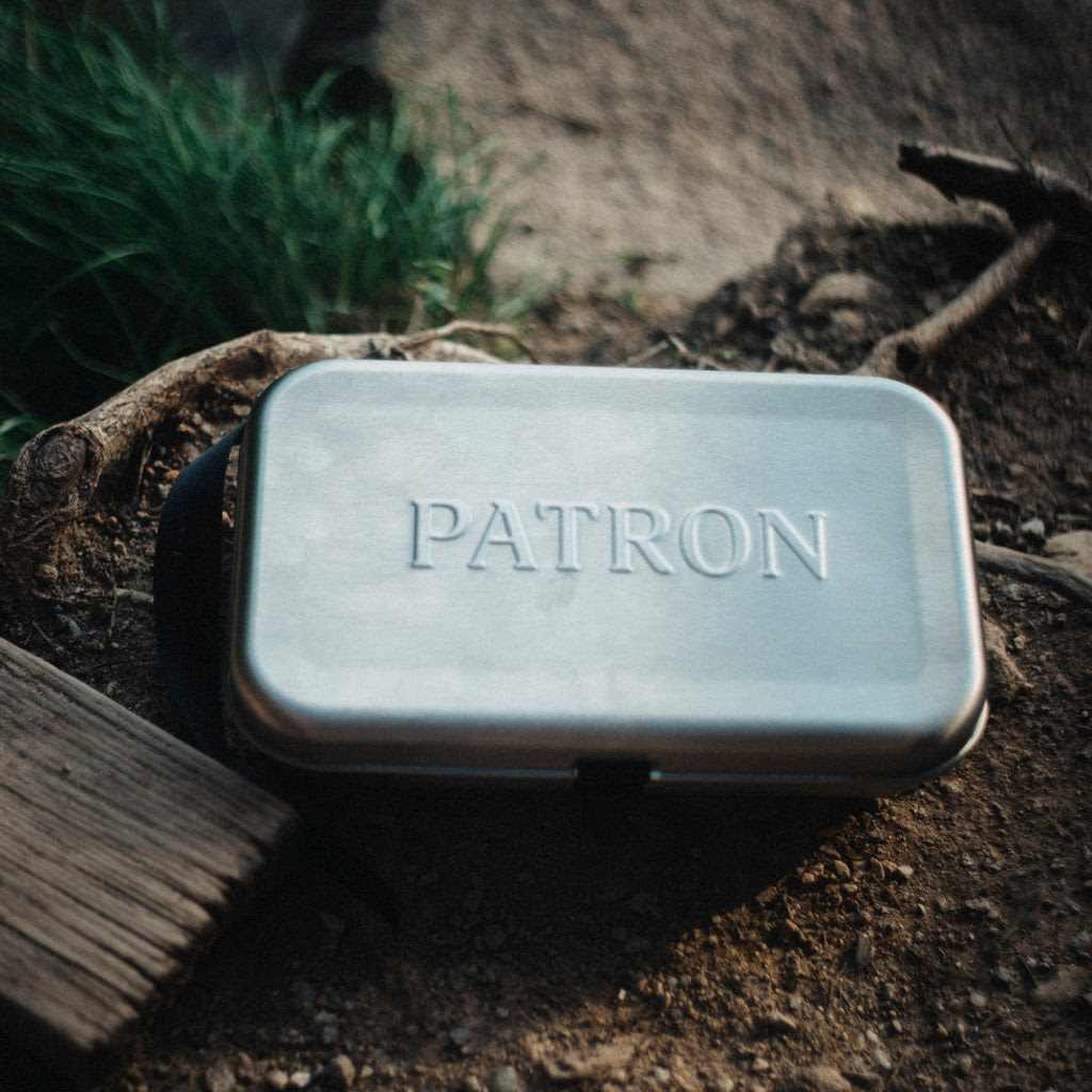Patrón is a brand of tequila products by the patrón spirits company with 40% alcohol in each bottle. Der Patron Patron Plasticfree Peaks
