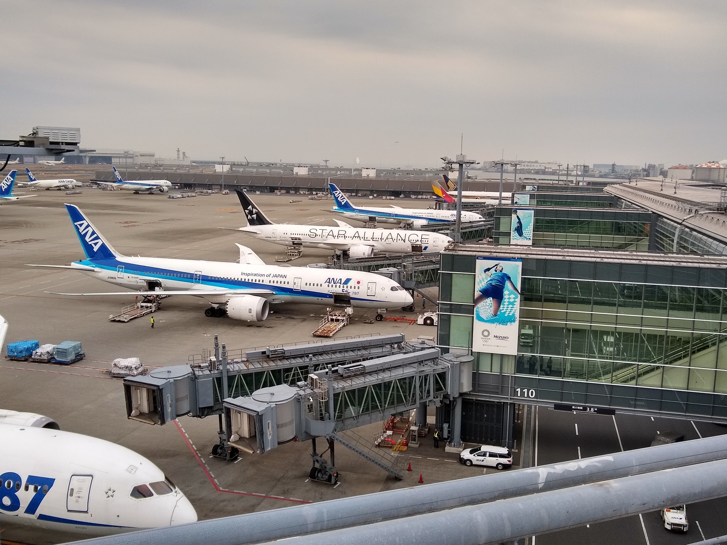 新千歳 中部国際空港 イメージポケモンコレクション
