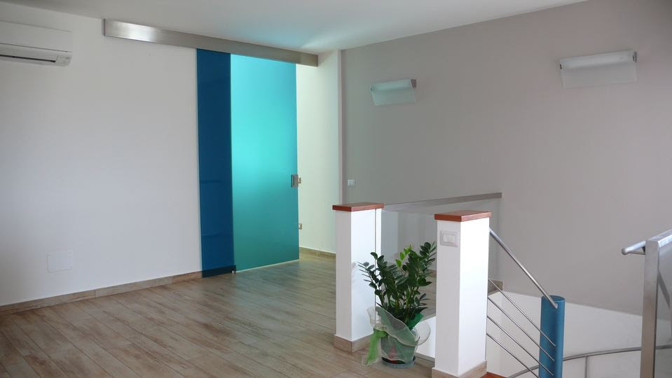 Veletta porta scorrevole profilo clip porta legno solido 80. Porte In Vetro Battenti Scorrevoli E A Scomparsa Fisicaro E Cataldo