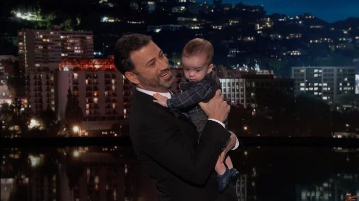 VIDEO. Etats-Unis : le présentateur Jimmy Kimmel présente son fils, opéré du cœur, pour évoquer le système de santé américain