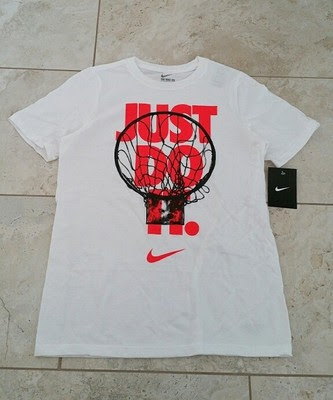 Buying New Nike Youth Boys Graphic White Short Sleeve TShirt Top Size XLarge