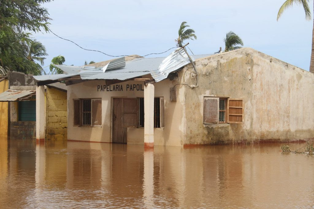 An offshoot of the cyclone has been the incidence of a cholera outbreak. Southern Africa Tropical Cyclone Eloise Triggers Floods In Mozambique Zimbabwe And South Africa Floodlist