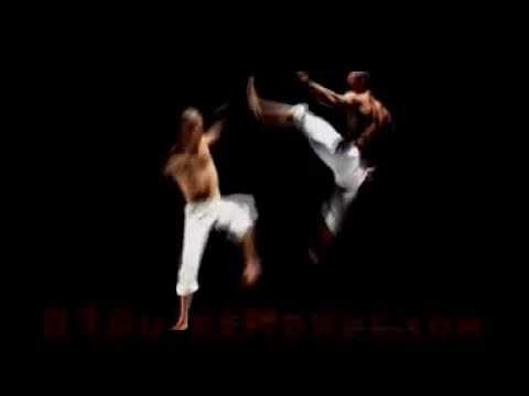カポエイラ Capoeira 格闘技の真髄