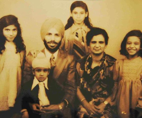 Honorary captain milkha singh (born 20 november 1929), also known as the flying sikh, is an indian former track and field sprinter who was introduced to the sport while serving in the indian army. Milkha Singh Age Death Wife Children Family Biography More Starsunfolded
