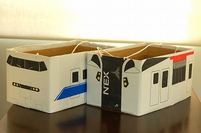 ベストダンボール 電車 作り方 子供のためだけに着色