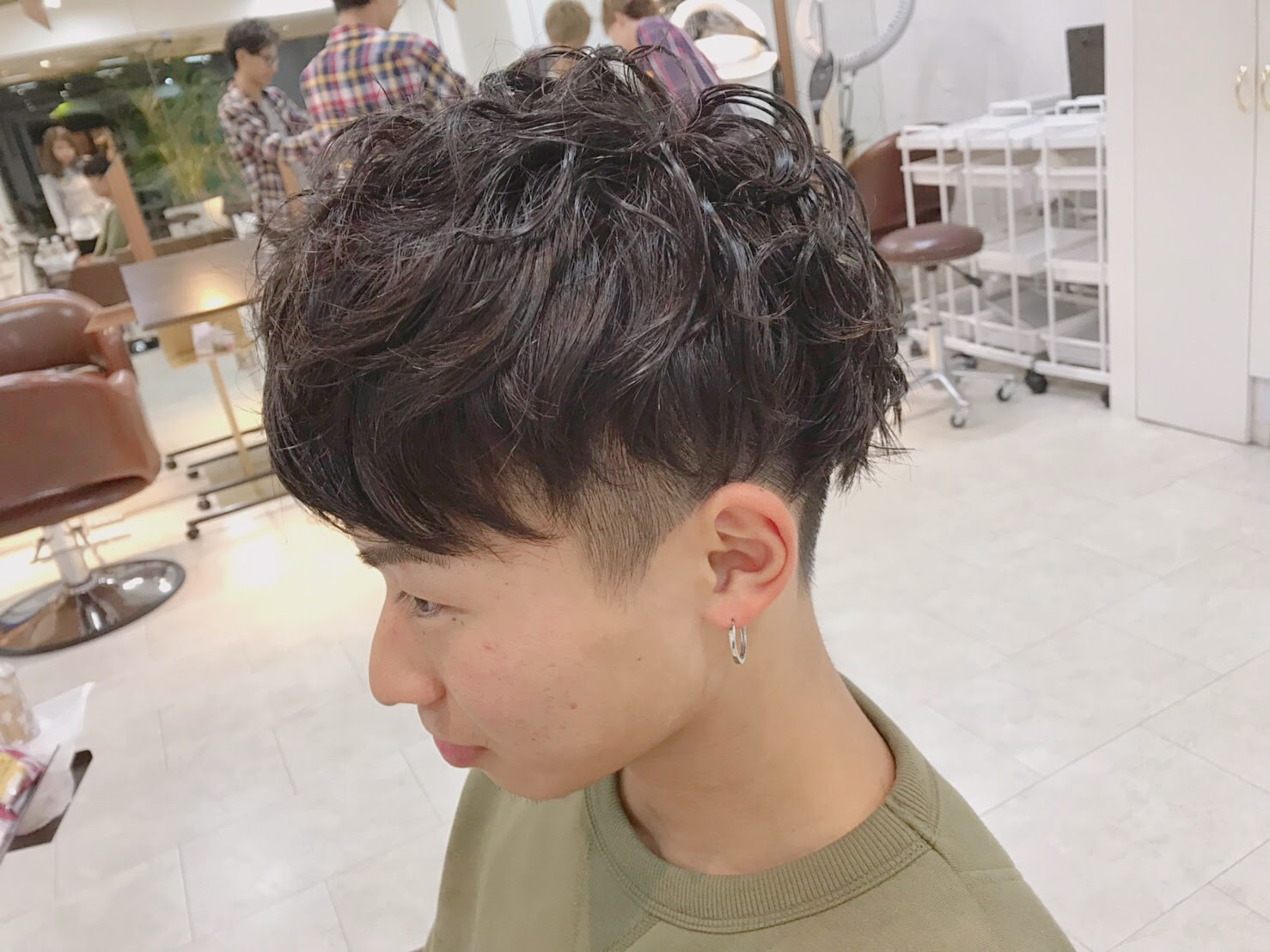 50 グレア 大阪 美容院 メンズ 人気 髪型