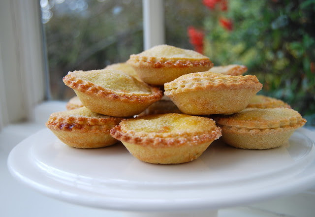 Mary berry shows you how to make a sweet shortcrust pastry, which will form the base of a classic tarte au citron. Christmas Kitchen Mummy S Mince Pies Rachel Phipps
