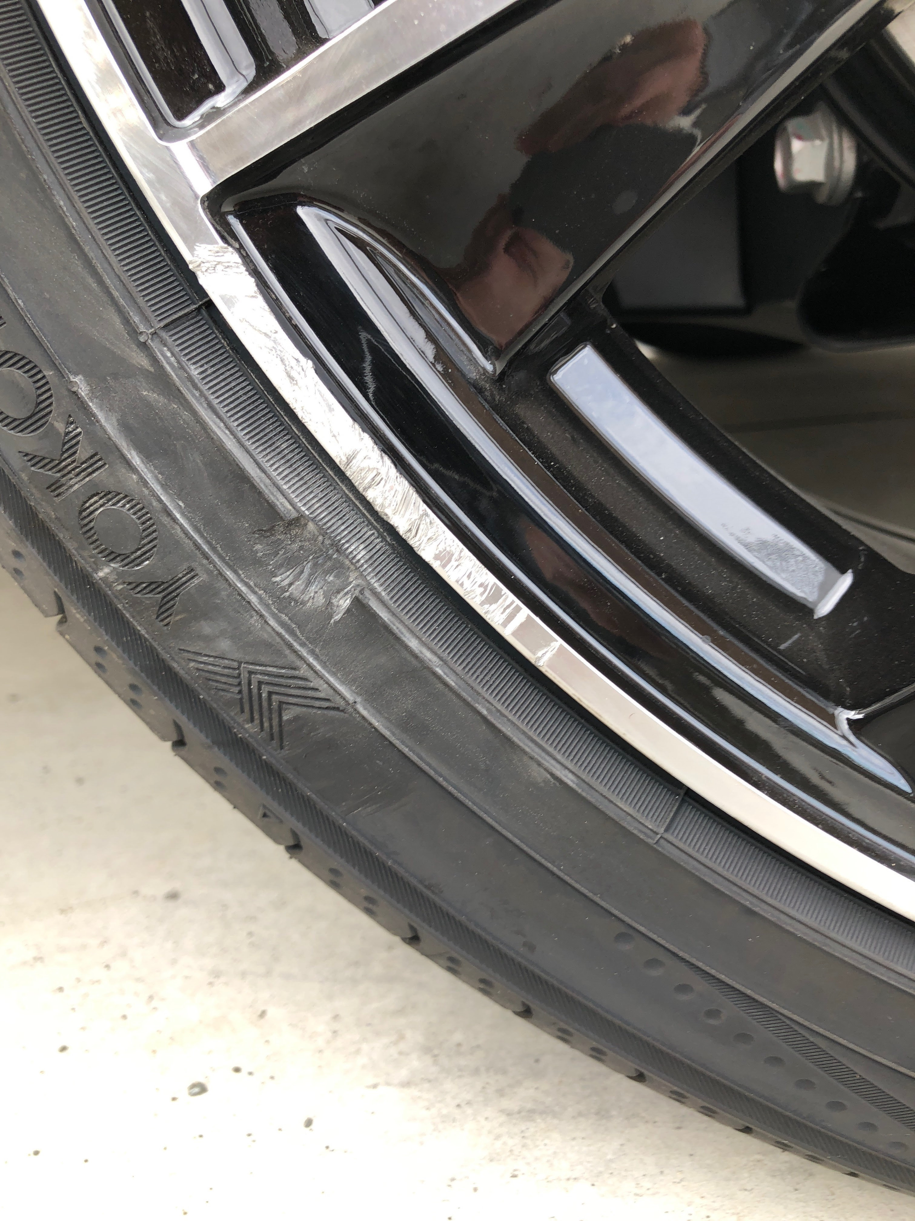 車 ホイール 傷 修理 値段 Kuruma