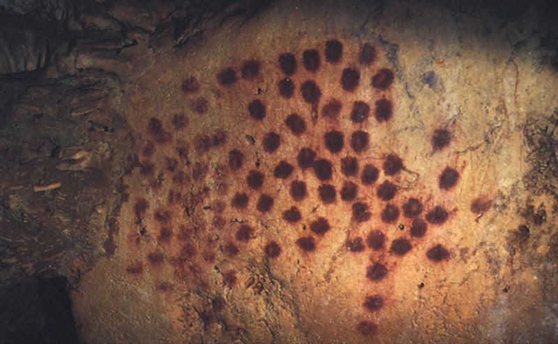 Los pueblos antiguos en Grotte Chauvet en Francia utilizaron el puntillismo para crear esta rinoceronte.