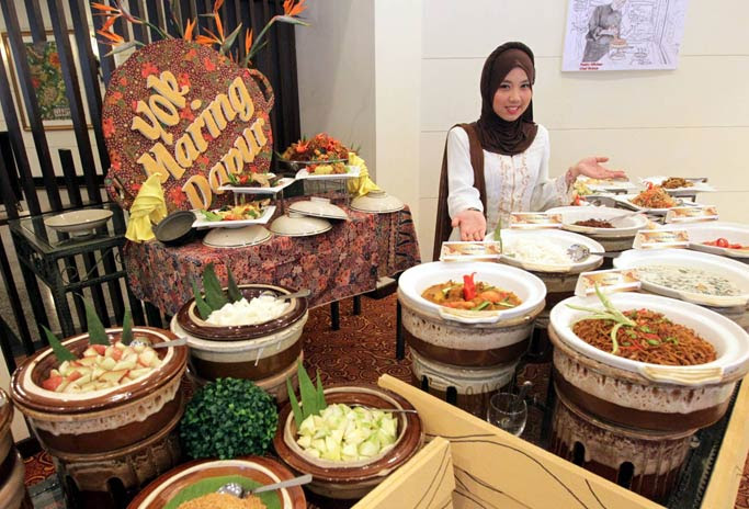 Porovnajte ponuky cestovných kancelárií pre grand blue wave shah alam, malajzia. Tantalizing Javanese Cuisine Royale Songket Grand Bluewave Hotel Shah Alam Malaysian Flavours