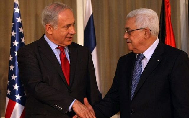 Prime Minister Benjamin Netanyahu (left) with Palestinian Authority President Mahmoud Abbas in Jerusalem, September 15, 2010. (Kobi Gideon/Flash90)