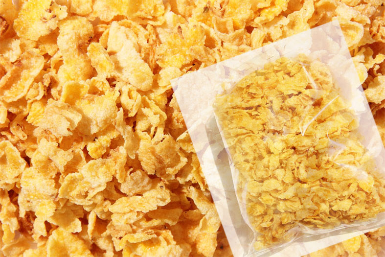 Emping jagung adalah produk olahan pangan dari bahan berpati yang digencet atau dipipihkan menjadi lempengan dengan bentuk tertentu (biasanya demikian kami sampaikan tips sederhana cara membuat emping jagung yang berkualitas, semoga artikel ini bermanfaat untuk anda. Cara Membuat Keripik Jagung Pedas Manis Yang Enak