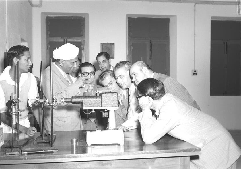 sir cv raman explaining raman effect