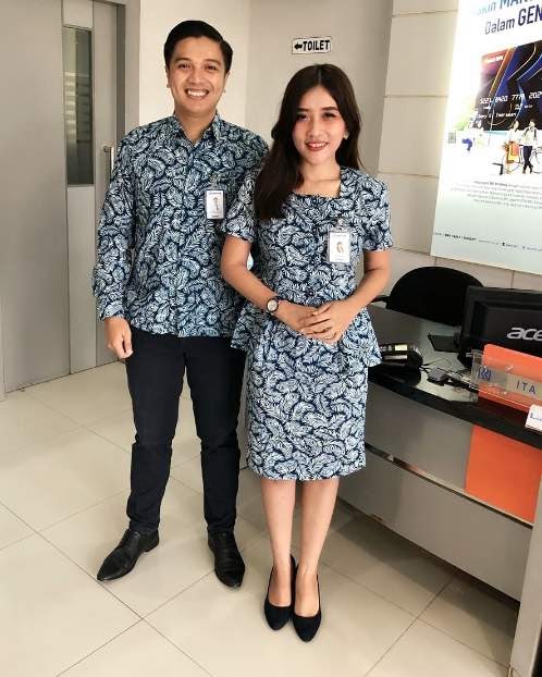 Seragam Kerja Kantor Wanita Berhijab / Seragam Batik ...