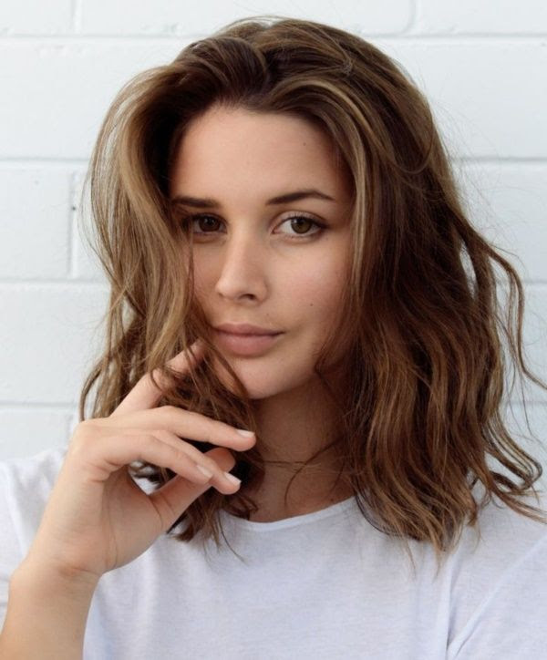 Yes, we know, that long hair needs a lot of attention, but it's a good base for so many hairstyles and haircuts! Flaunt Your Shoulder Length Hair With These Gorgeous Shoulder Length Hairstyles Haircuts Hairstyles 2021