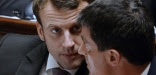 Emmanuel Macron et Manuel Valls à l'Assemblée nationale pour défendre la loi Macron le 14 février. 