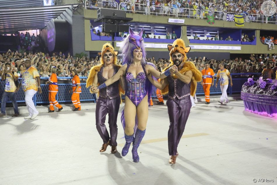 Claudia Raia fez coreografia ao lado do marido,  Jarbas Homem de Melo, em desfile de Carnaval 